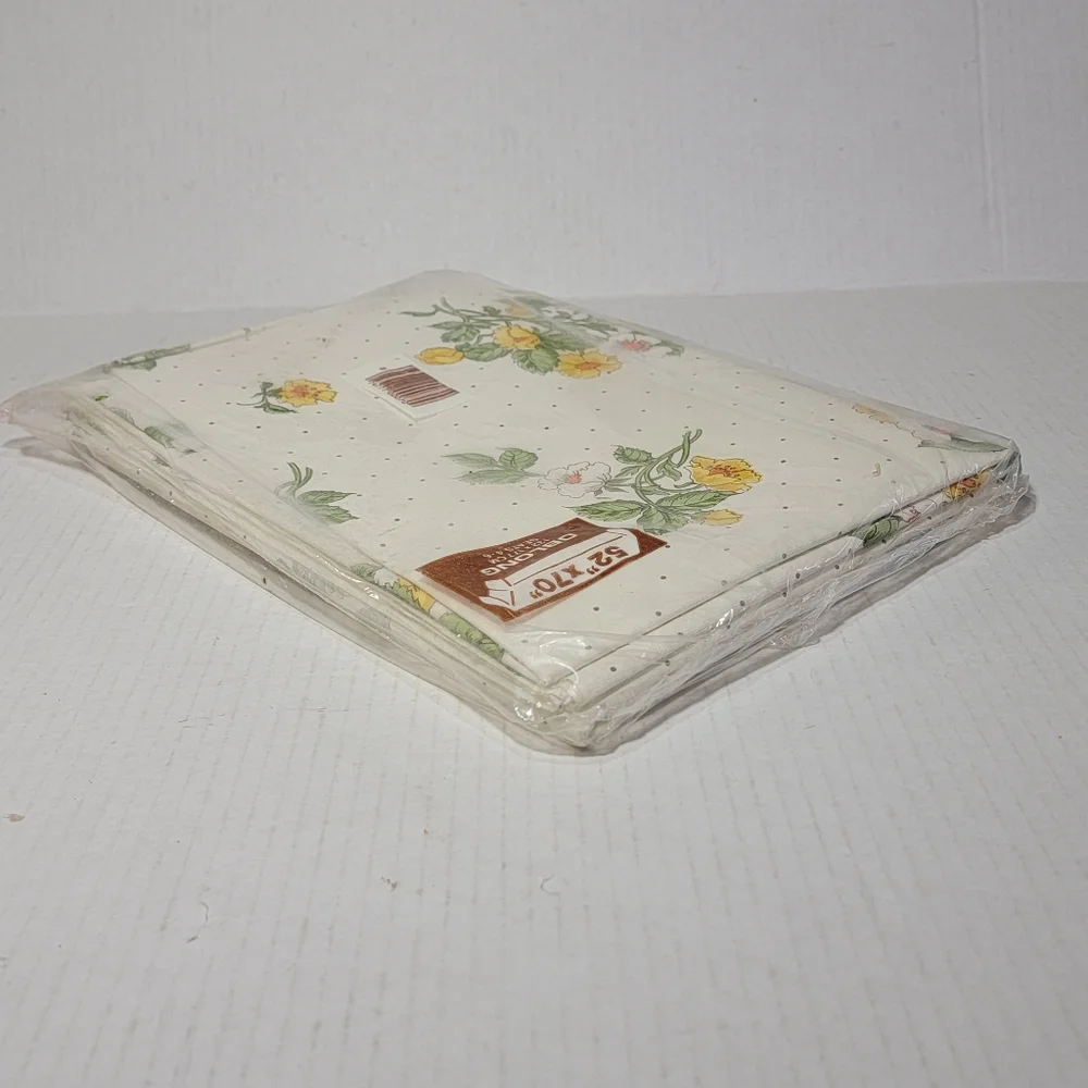 Vinyl Tablecloth Shabby Cottage Chic House and Garden Colors 52 x70 Oblong